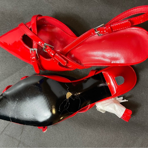 Elegant Red Women's Heels - Picture 5 of 7